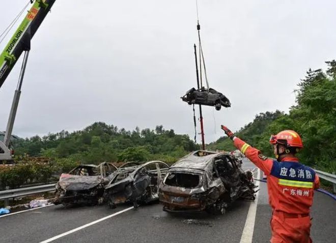 广西来宾车祸频发，安全驾驶警钟再次敲响